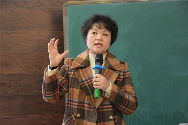 双流区黄龙溪学校来我校初中交流修身德育