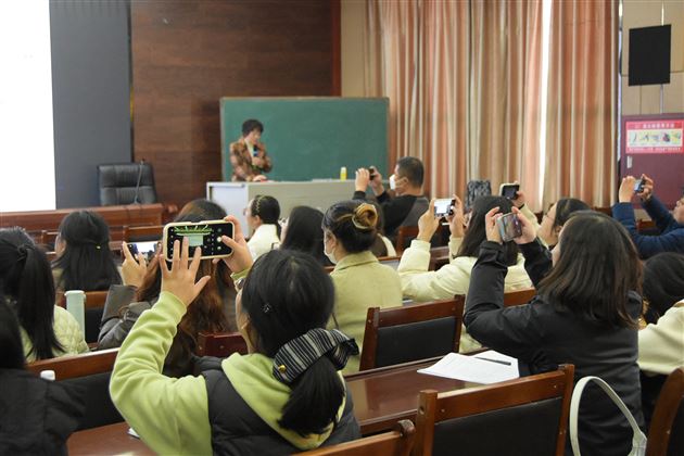 双流区黄龙溪学校来我校初中交流修身德育