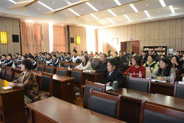 双流区黄龙溪学校来我校初中交流修身德育