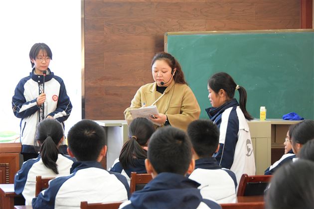 双流区黄龙溪学校来我校初中交流修身德育
