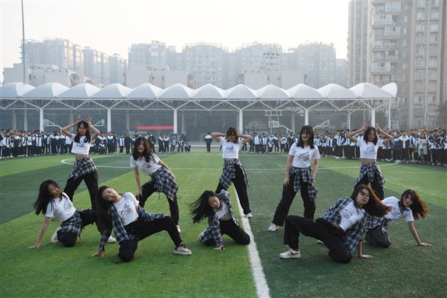 棠外初中成功举办第十一届冬季师生集体趣味运动会