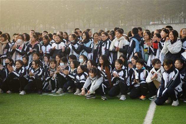 棠外初中成功举办第十一届冬季师生集体趣味运动会