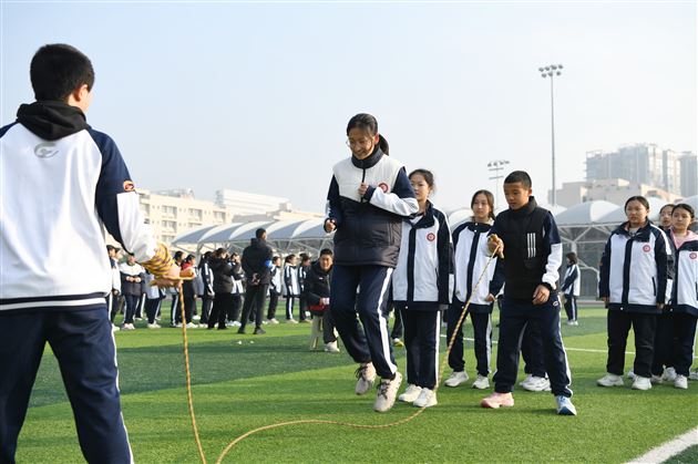 棠外初中成功举办第十一届冬季师生集体趣味运动会