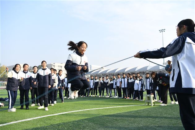 棠外初中成功举办第十一届冬季师生集体趣味运动会