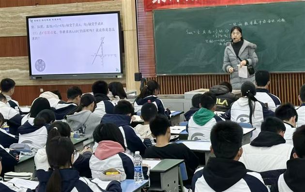 思行并进携手远  研学互促谱新篇——核心素养下的初中数学专题课教研活动