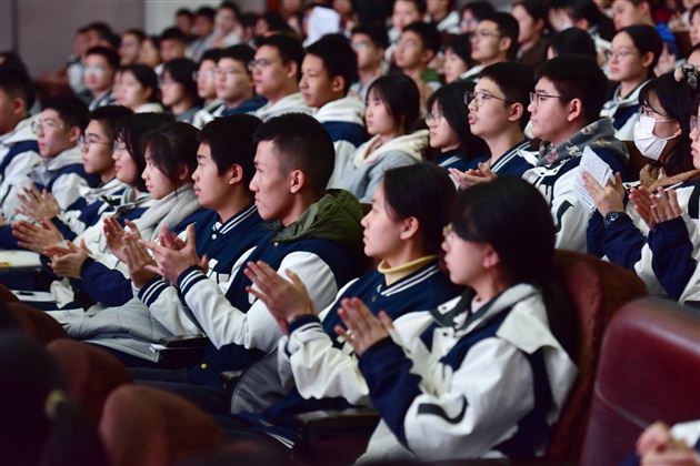 志学之路 共启未来——棠外举行2024年纪念“一二·九”爱国学生运动89周年主题团日活动