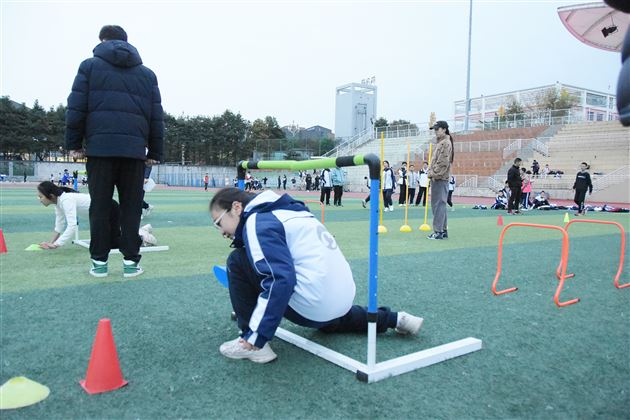 五项全能展风采 全面比拼亮英姿——初中五项全能体育比赛圆满落幕