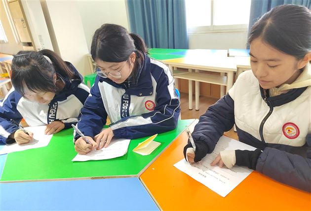 回顾“心”路 岁暮启程 ——棠外初中心理协会社团活动及心理委员学期工作总结会