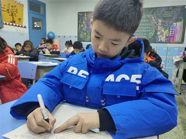 冬日里的文字盛宴——记棠外附小“阳光杯”作文比赛