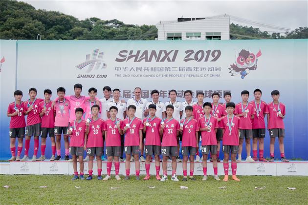 05足球队第二届青运会荣获亚军