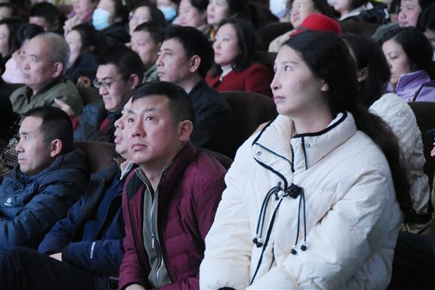 护航初三关键期 家校共绘成长同心圆——棠外开展初2022级家长会暨家庭教育专题讲座