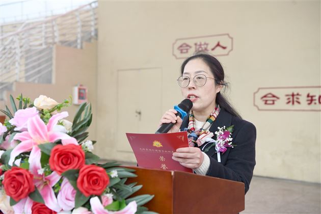 三月春风暖 雷锋巾帼行——记棠外附小第三周主题升旗仪式