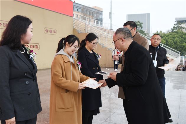 礼赞先进典型 致敬巾帼力量——棠外举行2025年“三八”国际劳动妇女节庆祝表彰系列活动