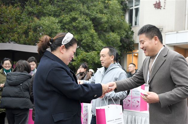 礼赞先进典型 致敬巾帼力量——棠外举行2025年“三八”国际劳动妇女节庆祝表彰系列活动