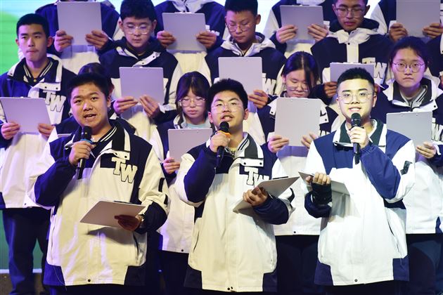 追梦能达 持愿可圆——记棠外仁譞文学社第十八届诗歌朗诵比赛