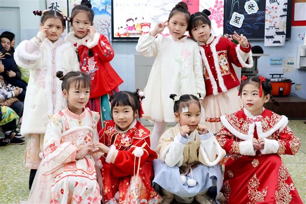 东方有好戏，寻春潮中的传统文化——棠外附小成功举办探究式主题学习活动 