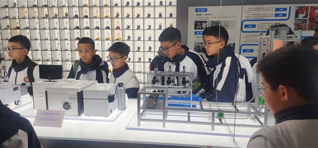 探秘天然气 点燃科学梦——记棠外初2024级科学探索兴趣班七年级下期科学素养课