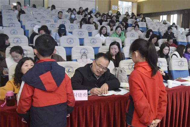 巧设情景创新课堂，区级决赛喜获一等奖 