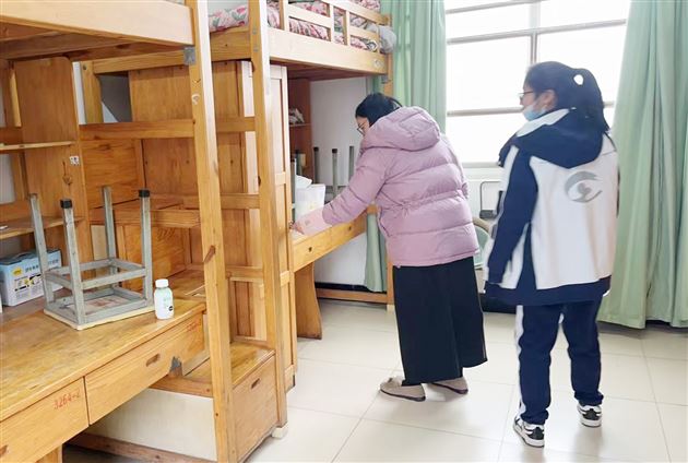 把好宿舍安全关 守护学生“第二个家”——棠外初中开展学生公寓安全大检查