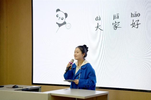 惊蛰启新程 诗雨润桃李——成都市刘勇名师工作室开班启动仪式暨成都市八年级语文教研活动筹备会侧记