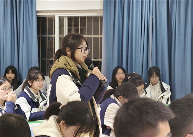 自我锚定与多元探索——北大学长陈红翰作客棠外第19期校友分享会