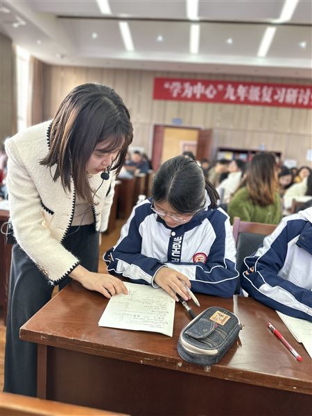 精研复习策略 共话教材新章——棠外初中成功承办双流区九年级数学专题教研活动