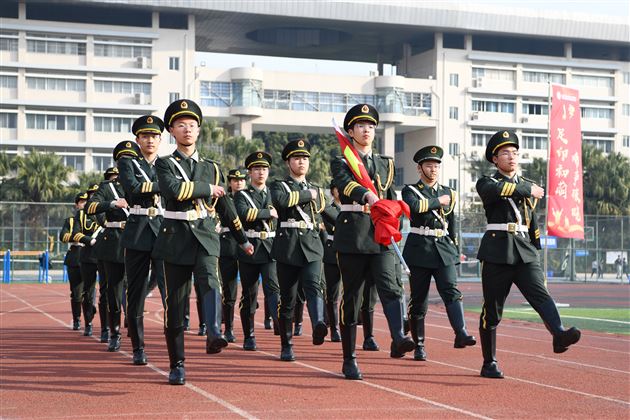 心存繁星 沐光而行——棠外高2025届成人典礼