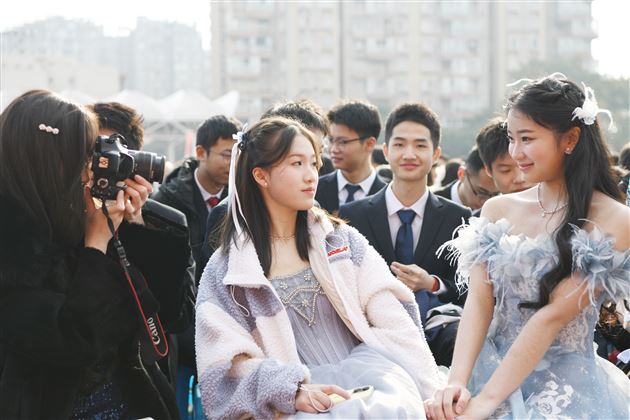 心存繁星 沐光而行——棠外高2025届成人典礼