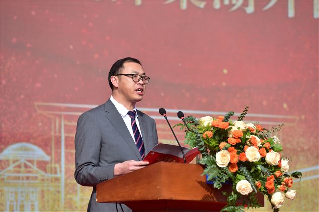 心存繁星 沐光而行——棠外高2025届成人典礼