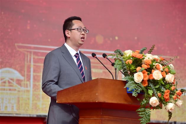 心存繁星 沐光而行——棠外高2025届成人典礼