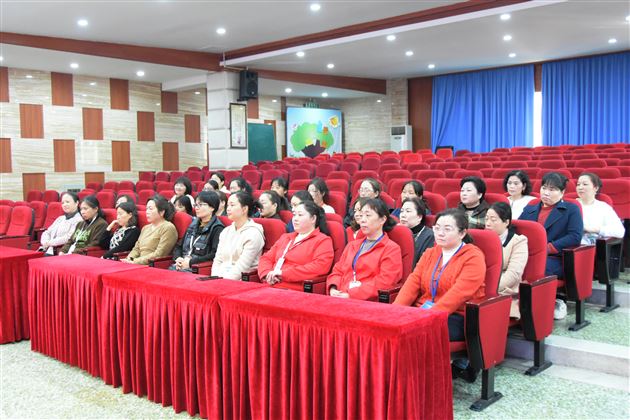 强化宿舍管理 共筑安全防线——棠外初中开展生活老师职业技能培训暨公寓精细化管理主题教研活动 