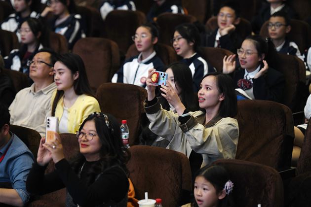 唱响青春梦想 奋进励志征程——棠外初2024级班级合唱比赛圆满举办 