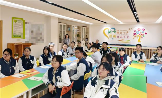 棠外高中开展心理委员培训暨第三届“大手牵小手”启宣会