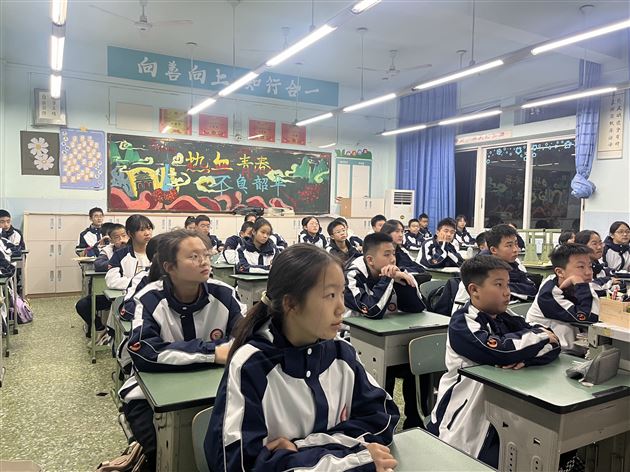 公寓文明行 平安靠大家——棠外初中开展“全国中小学生安全教育日”学生公寓安全主题教育班会