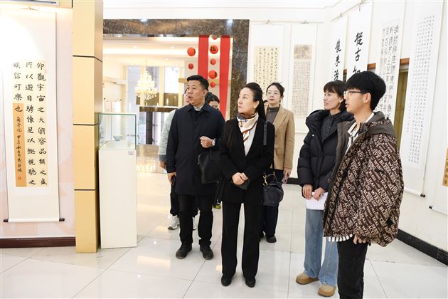 国家级示范性大中小学校学生艺术团标准研制专家组莅临棠外调研