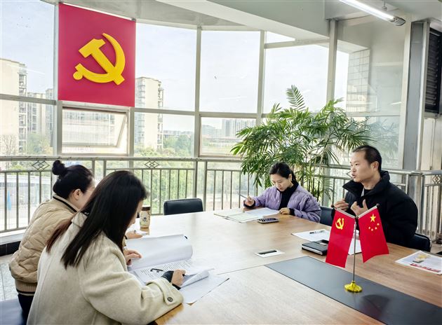 以光影疗愈心灵 用文化叩问生命——棠外初2024级“光影疗愈·电影心灵映”心理健康主题活动