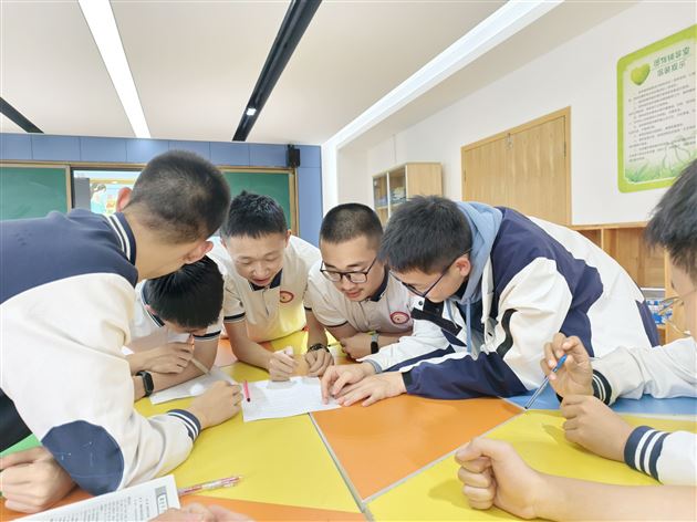 以歌为钥，开启青春情感认知之门——棠外高中开展“青春期情感”专题团辅活动