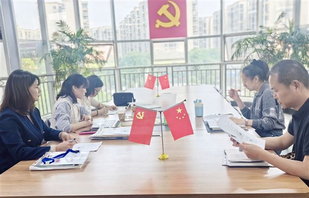 精准视导明方向 深耕教研促提升——双流区初中道德与法治教研员汤锡莲莅临棠外开展教学视导工作