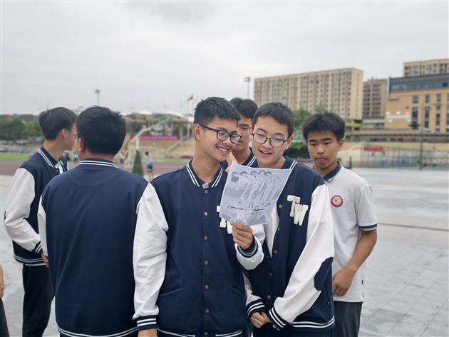 十载蔷薇绽芬芳  生命教育促成长