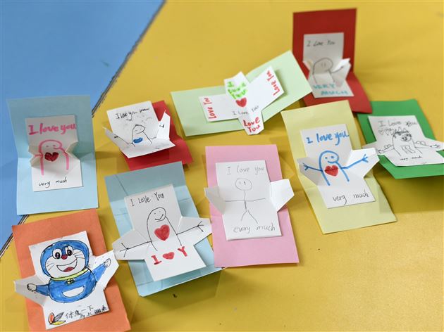 指尖心意，拥抱最爱的母亲——记棠外高中2025年“5·25我爱我”心理健康节系列活动（三）