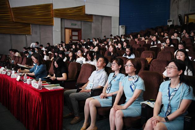 点亮阅读之光，开启整本书阅读新旅程——棠外附小成功举办双流区小学语文整本书学习任务群专题研讨活动 