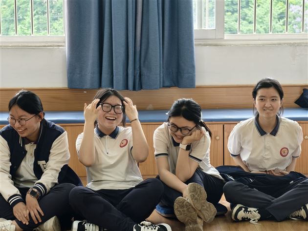 棠外高中开展高三学生考前心理团辅活动暨2025年“5·25我爱我”心理健康节系列活动（八）