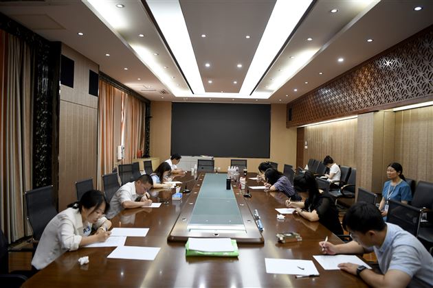 以理念为帆 筑育人之基——成都市第十一届中小学班主任技能大赛决赛（中学 3 组）在我校圆满收官