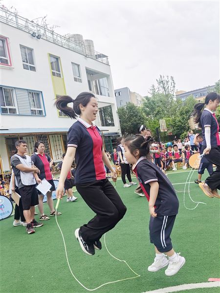 绳彩童年 跃动未来——棠湖仁智幼儿园举行首届大班跳绳比赛