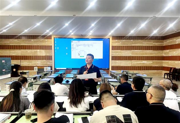 聚焦常态好课  共研提质增效——棠外初中数学教研组开展“问题解决策略”专题教研活动