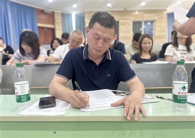 聚焦常态好课  共研提质增效——棠外初中数学教研组开展“问题解决策略”专题教研活动