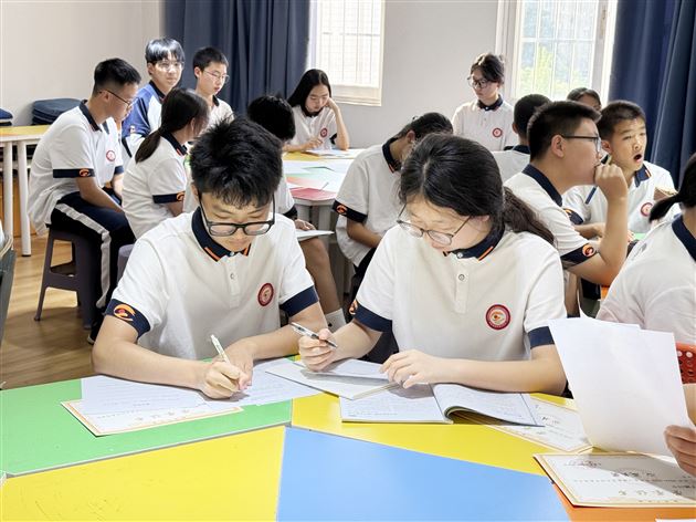 微光汇聚 彼此温暖——棠外初中开展2024-2025学年心理委员工作总结暨表彰大会