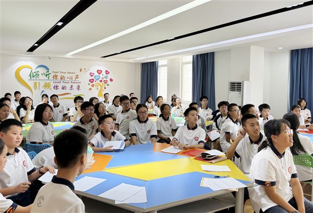 微光汇聚 彼此温暖——棠外初中开展2024-2025学年心理委员工作总结暨表彰大会 