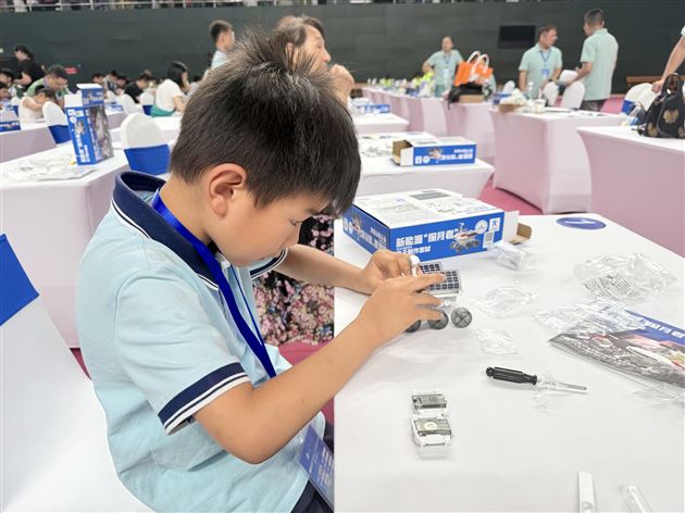 棠外附小亲子携手在全国电子制作赛中获佳绩