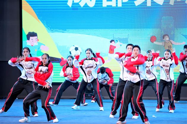 棠外初中学子斩获成都市啦啦操公开赛双项特等奖